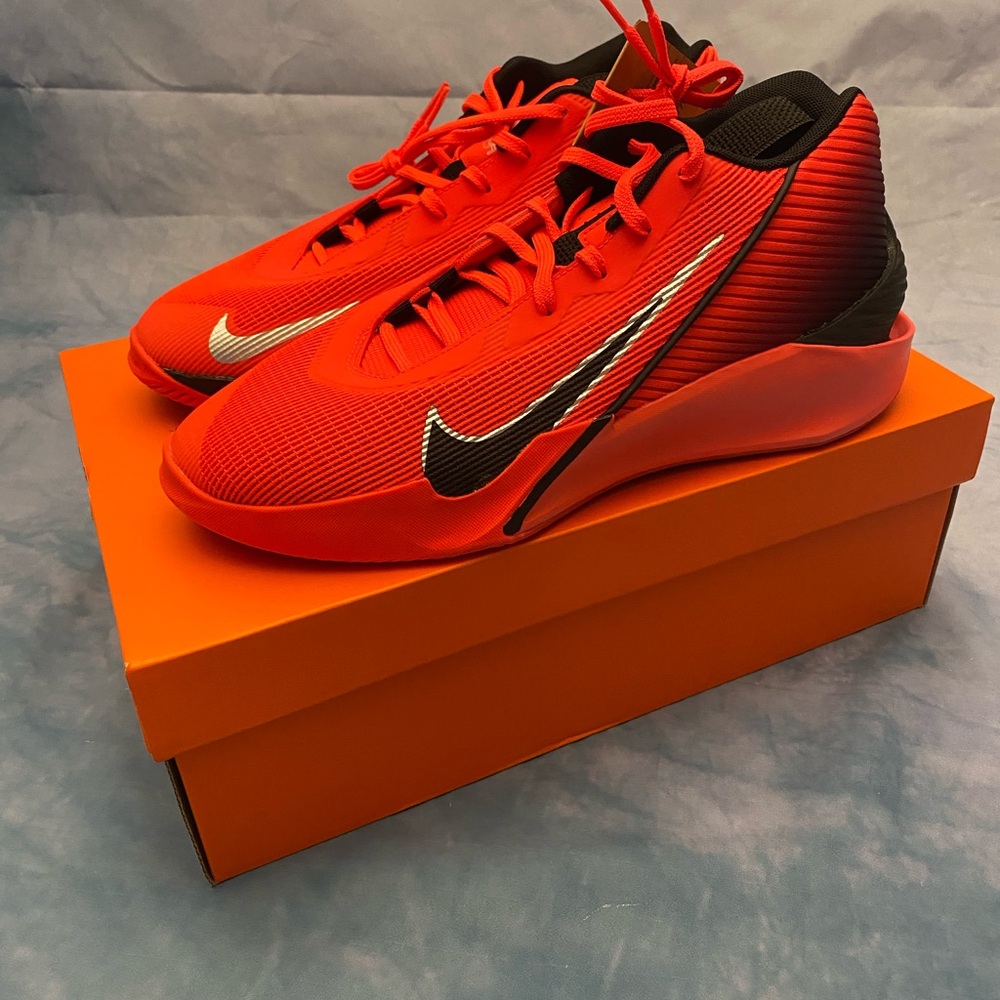 NIKE GT JUMP ACADEMY BASKETBALL SHOES SZ 9